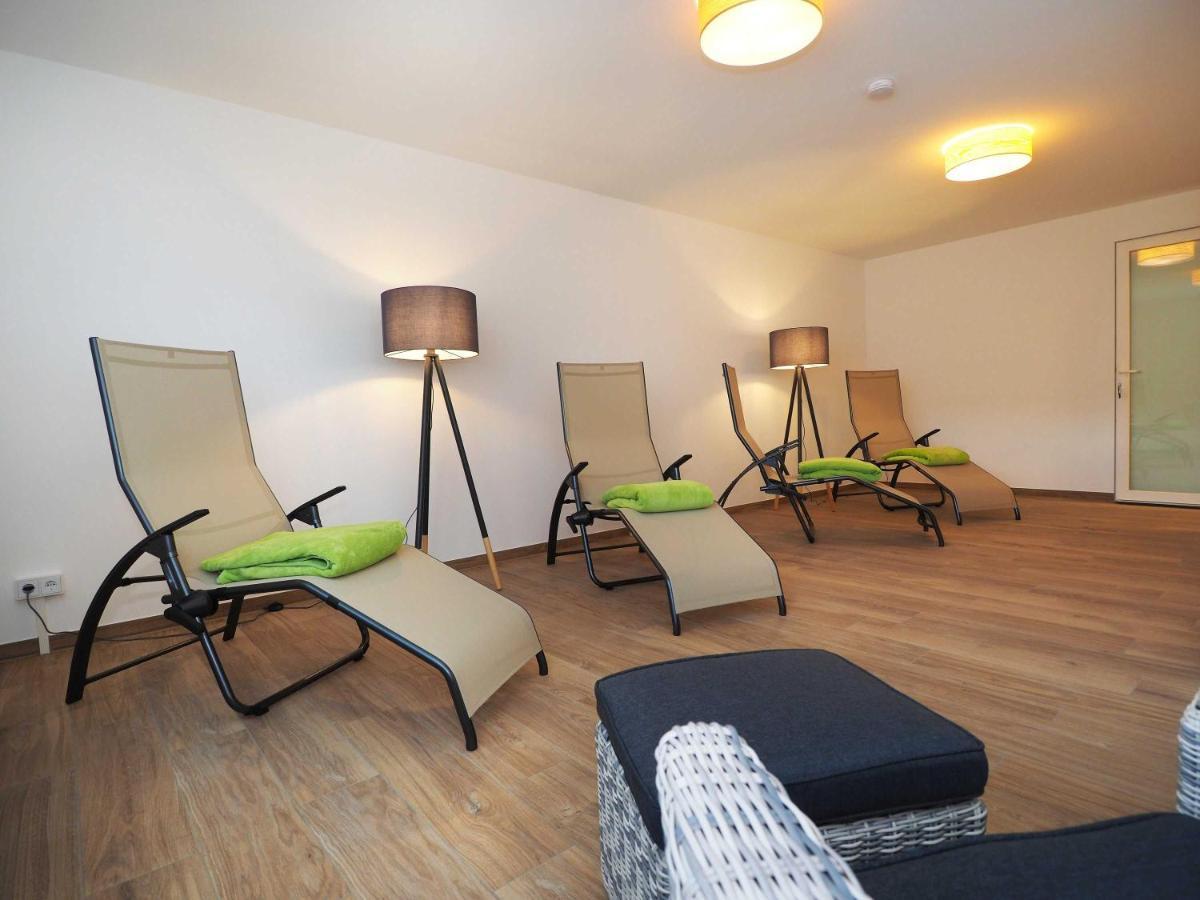 Appartement "Mondstein" Mit Penthouseflair - Oase Am Haff Garz  Exterior photo